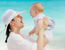 Майките имат по-силна връзка с бебетата си след естествено раждане