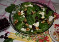 Спаначена салата с червени боровинки и орехи. От Ирина Андреева