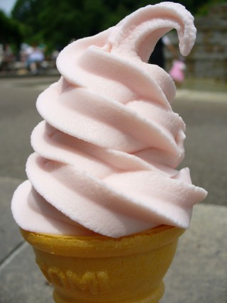 soft-ice-cream-cone-617724_640