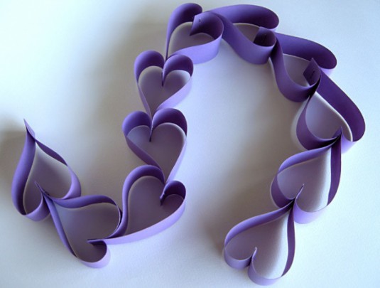 11644560-R3L8T8D-605-paperheartchain_finished1