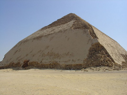 Snefru's_Bent_Pyramid_in_Dahshur