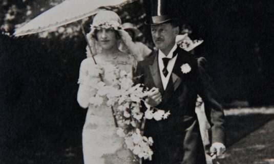 Гладис Дийкън Спенсър и херцог Марлборо на сватбата им през 1921
