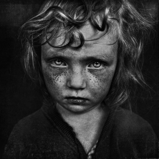 7843460-900-1458210872-MIND-BLOWING-ARTISTIC-CHILD-PHOTOGRAPHY-BW-CHILD-2015-PHOTO-CONTEST-RESULTS__880