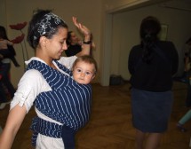 Танци за мама и бебе