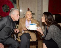 Живата легенда Кърк Дъглас празнува 100-годишнина