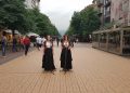 Нина Николина и Таня Първанова огласиха София с народни песни