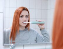 Пастата за зъби и водата за уста деактивират 99,9% от коронавируса
