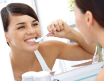 Защо продуктите на crest са предпочитан метод за избелване на зъби в домашни условия