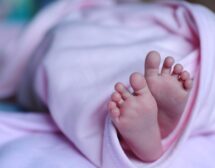 Жена роди здраво бебе след химиотерапия по време на бременността