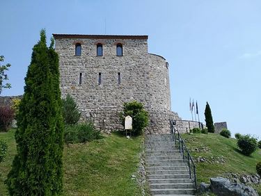 Перистера