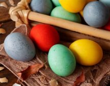 Великденски яйца с природни бои