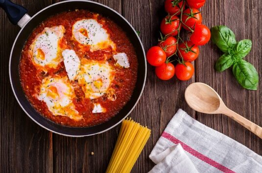 шакшука яйца по арабски