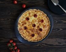 Киш Лорен: Перфектната рецепта за пай с бекон и сирене