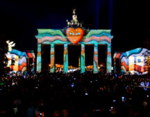 Берлин посреща 2023 г. с видео мапинг шоу, създадено от българи