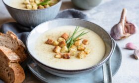 Рецепта за австрийска чеснова крем супа
