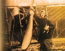 Русенецът Симеон Петров пръв лети над България