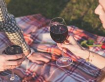 Генетик: Пийте различни сортове червено вино, помагат за здравето
