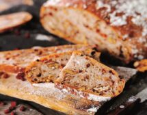 Мокър хляб без месене с боровинки от кулинарно училище Amuse Bouche