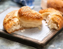 Рецепта за гръцки хляб със сирене от Стоян и Лора