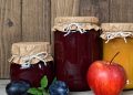 Бабиният мармалад от сини сливи, ябълки и праскови