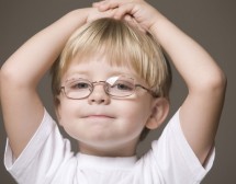 Тревожни сигнали, че детето ви се нуждае от очен лекар