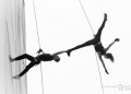 Акробати танцуват на 30 мeтра от земята