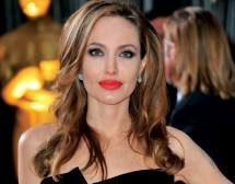 Анджелина Джоли махна и яйчниците си